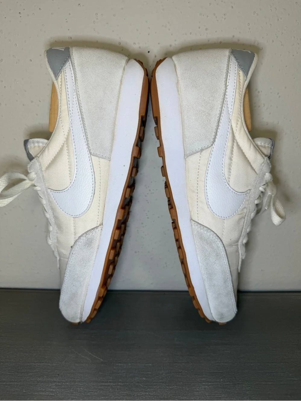 Nike Daybreak Pale Ivory Gray Womens Size 9 Walking Running Shoes Sneakers